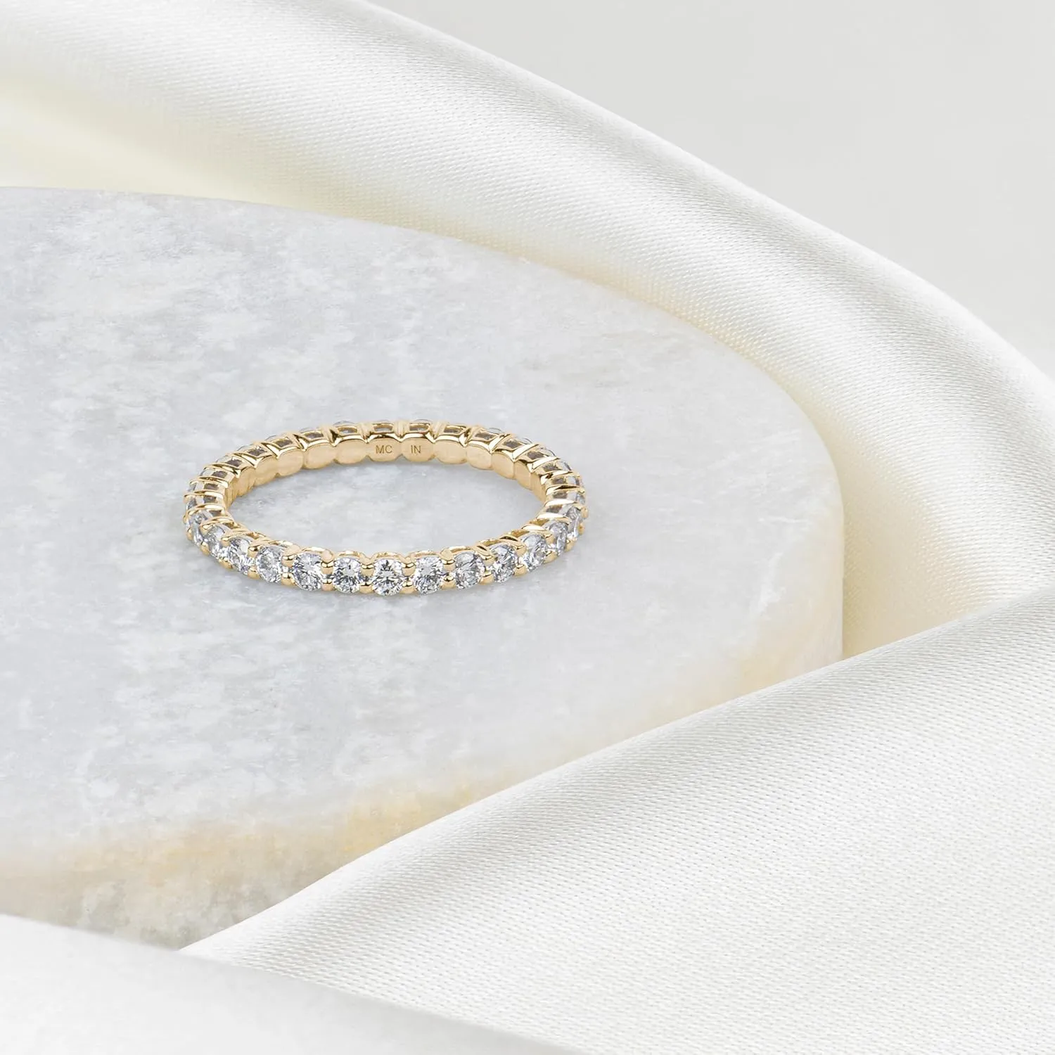 Amazon Essentials IGI Certified Lab Grown Diamond Eternity Band in Solid 14k Gold (VS1-VS2 Clarity, G-H Color) - Eternity Ring - Stackable Rings for Women