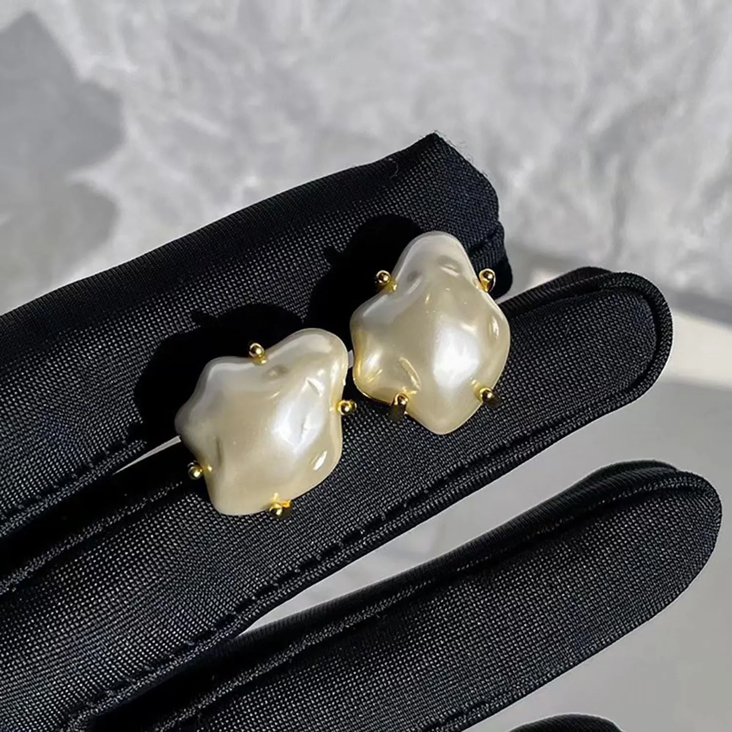 Baroque Pearl Stud Earrings For Women 14k Gold Plated Irregular Pearl Earrings Chunky Big Pearl Earrings Vintage Pearl Statement Earrings Jewelry Gift For Women