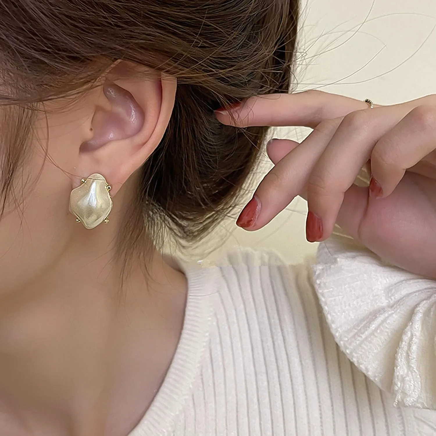 Baroque Pearl Stud Earrings For Women 14k Gold Plated Irregular Pearl Earrings Chunky Big Pearl Earrings Vintage Pearl Statement Earrings Jewelry Gift For Women
