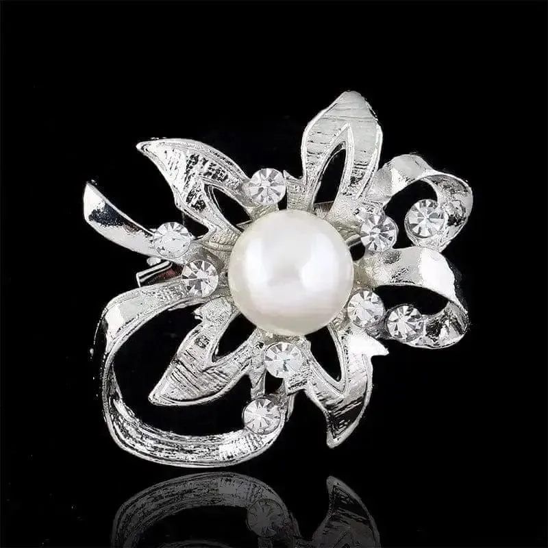 Elevate Your Look with the Pearl Diamond Shawl Pin 🌸