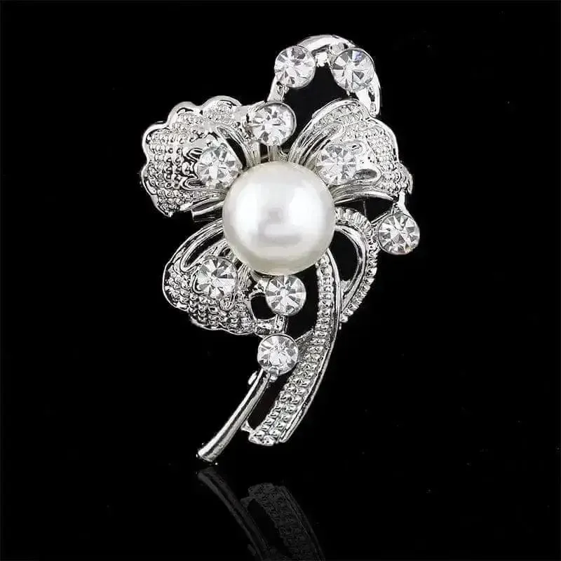 Elevate Your Look with the Pearl Diamond Shawl Pin 🌸