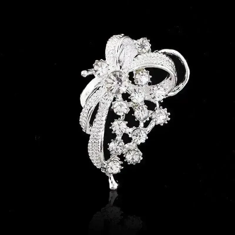 Elevate Your Look with the Pearl Diamond Shawl Pin 🌸