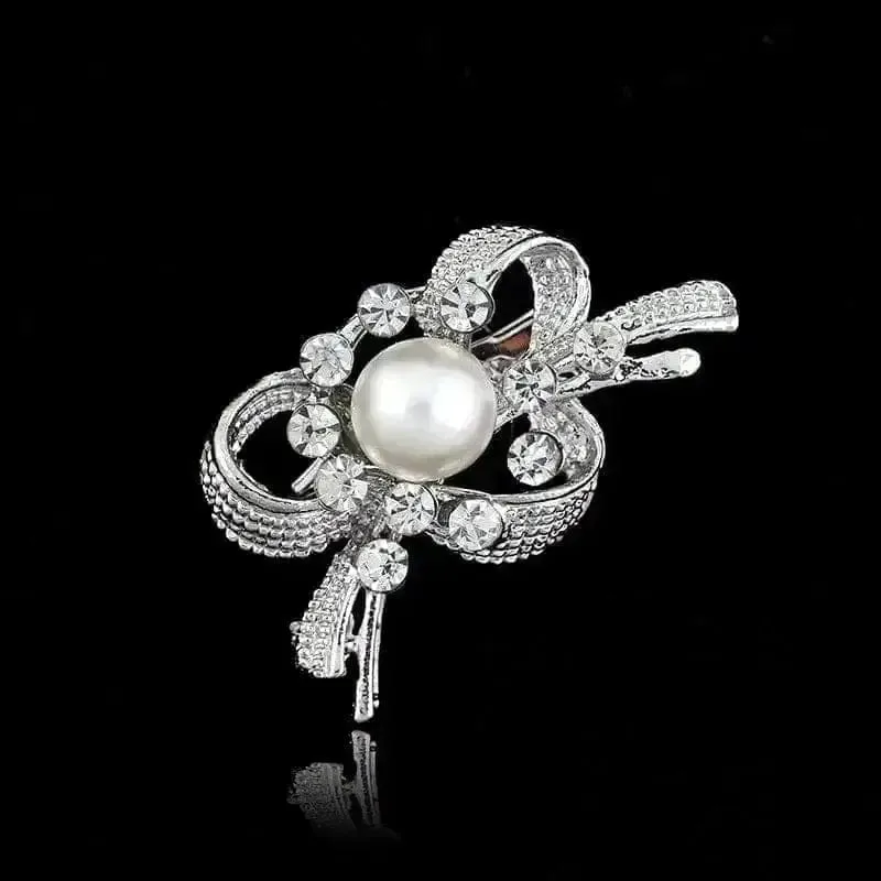 Elevate Your Look with the Pearl Diamond Shawl Pin 🌸