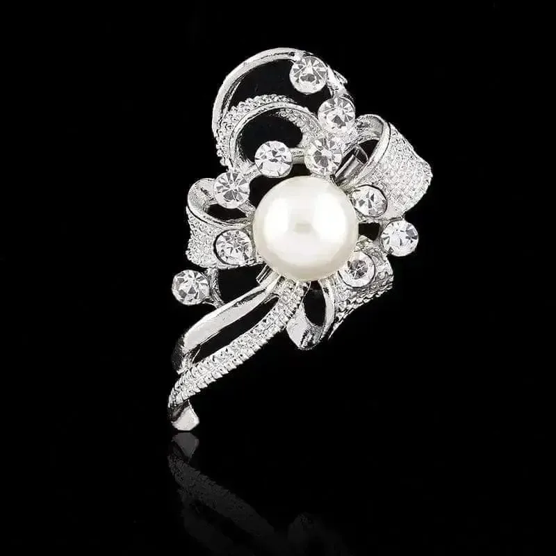 Elevate Your Look with the Pearl Diamond Shawl Pin 🌸