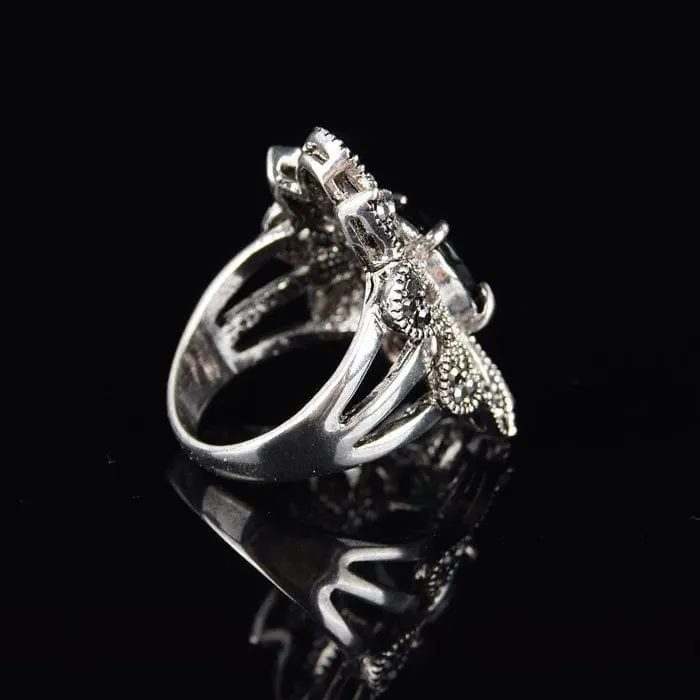 Elevate Your Style with the Women's Hollow Flower Black Crystal Ring 💎