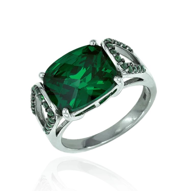 Emerald Green Oval Ring