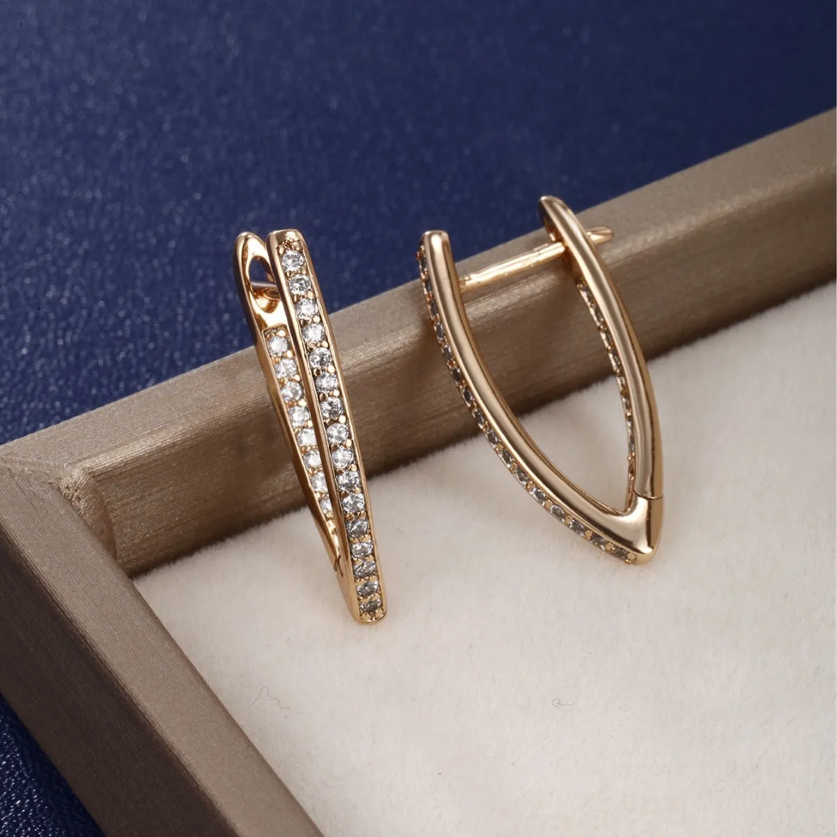 Fashionable temperament earrings women's European and American cross-border niche design earrings
