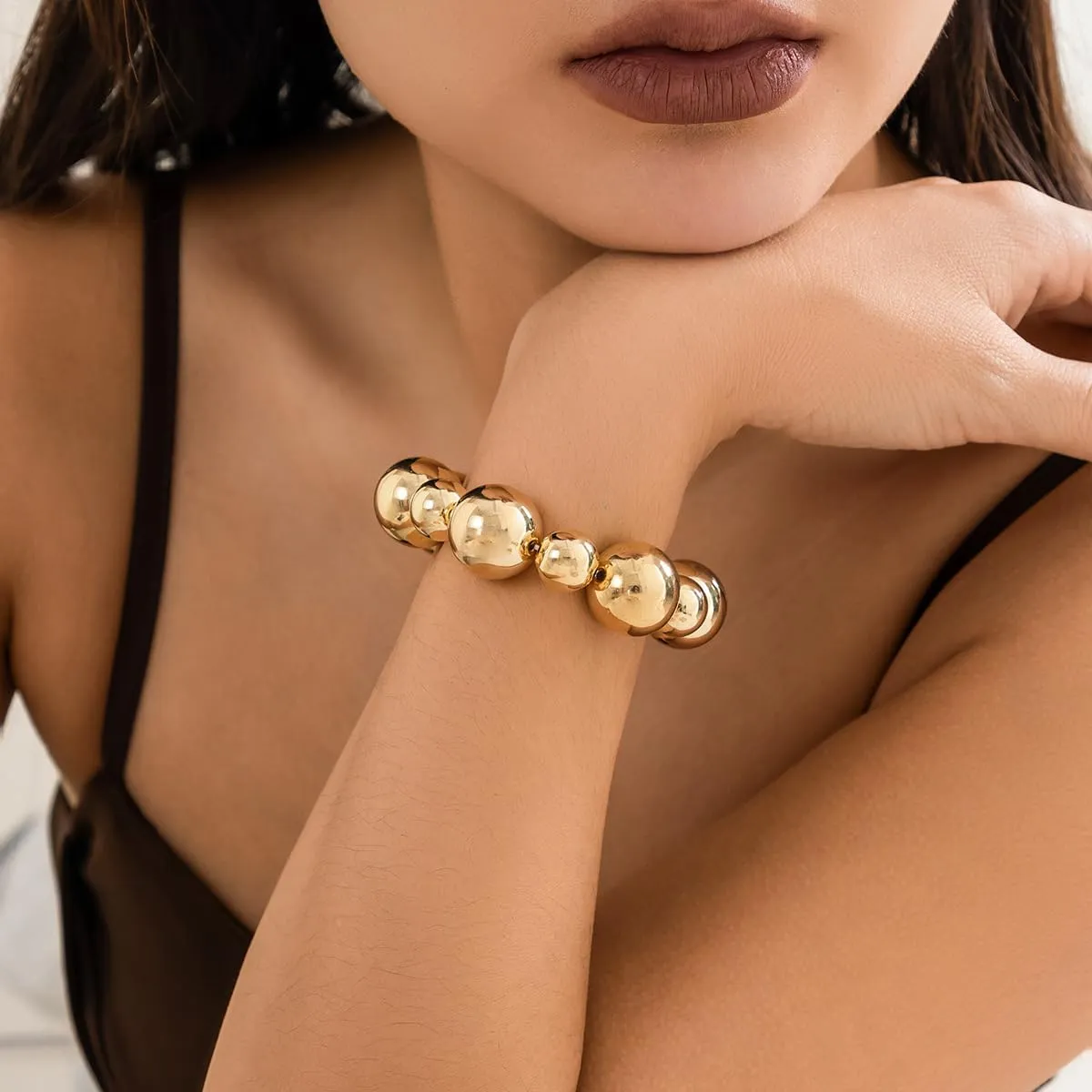 Gold Beaded Bracelet for Women Big Round Ball Beaded Elastic Bracelet Chunky Gold Bracelets Adjustable Stretch Strand Bracelets Fashion Dainty Jewelry Gift for Women