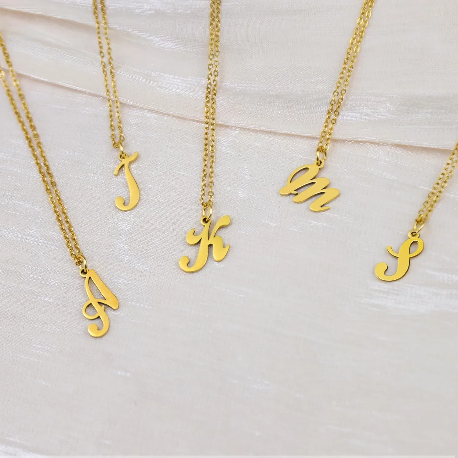Gold Initial Necklace for Women, Dainty 18K Gold Plated Initial Necklace A-Z Pendant Choker Necklace Trendy Cute Initial Letter Necklace Gold Jewelry Necklace for Gift