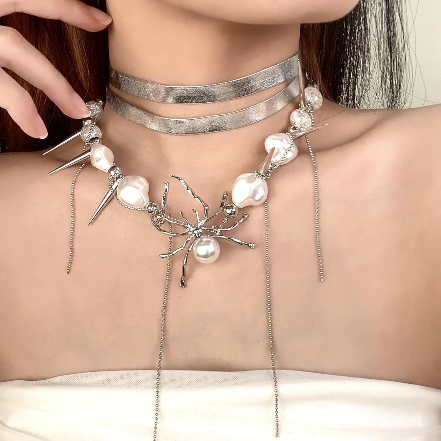 Gothic Punk Necklace Goth Cross Rivet Spider Butterfly Snake Star Choker Necklace Emo Black Beaded Necklace for Women Halloween Jewelry Accessories