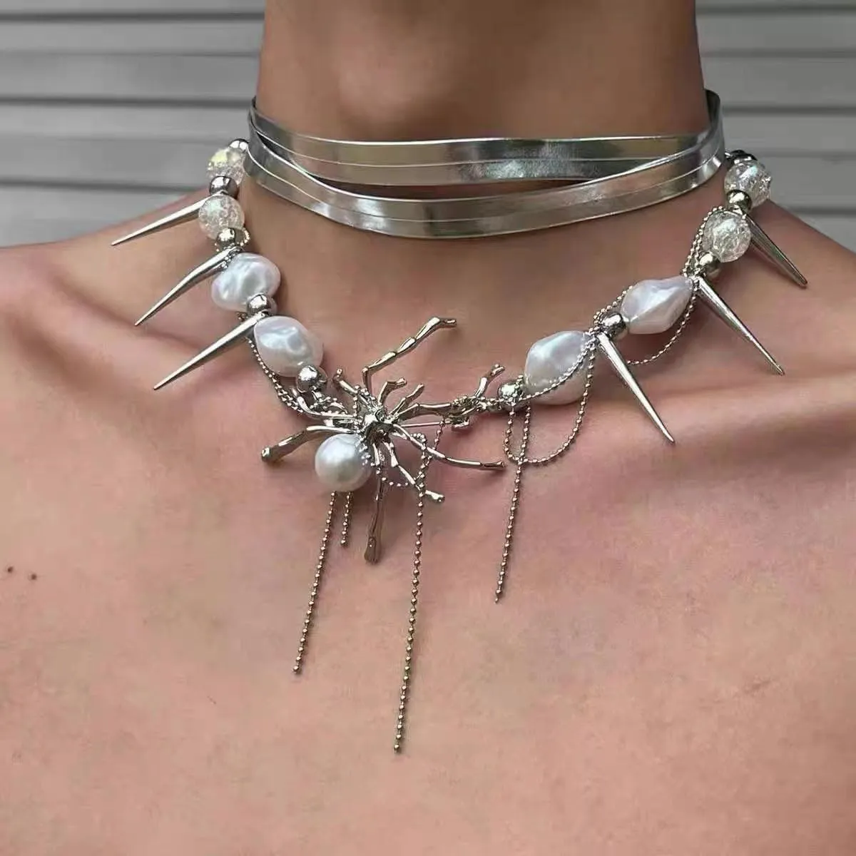 Gothic Punk Necklace Goth Cross Rivet Spider Butterfly Snake Star Choker Necklace Emo Black Beaded Necklace for Women Halloween Jewelry Accessories