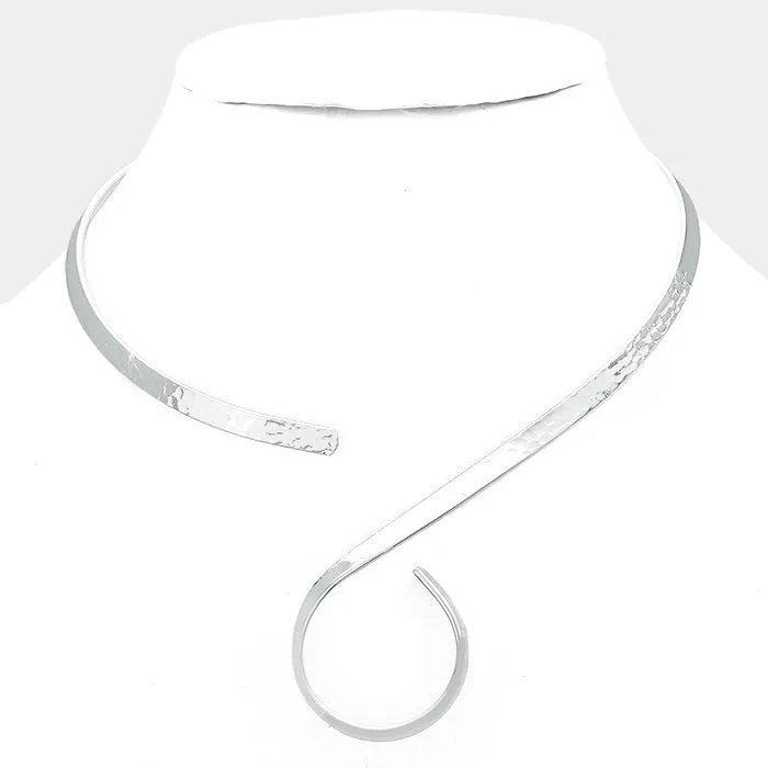iLLASPARKZ 16" Hammered swirl Brass metal open choker necklace