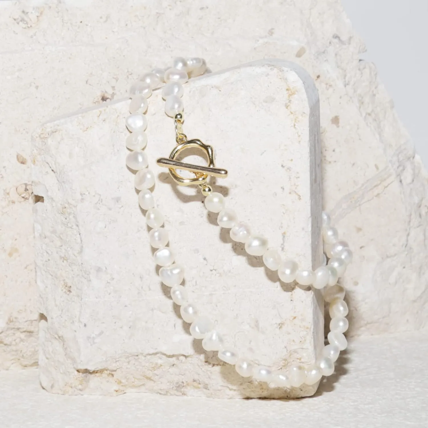 Irregular Baroque Pearl Choker Necklaces 18K Gold Plated Buckle Freshwater Pearl Necklace Everyday Dainty Choker Jewelly for Women