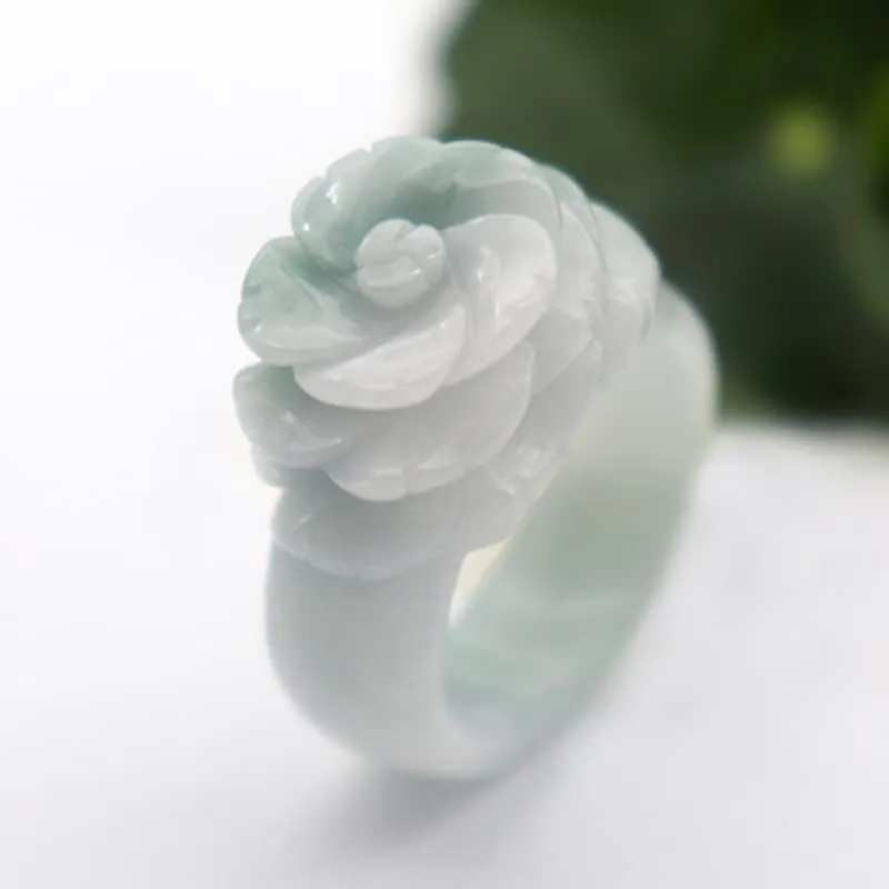 LSCZSLYH Trend Band Ring Natural Jade Stones Rings for Women Jewellery Emerald Rose Flower Hand-Carved Ladies Luxury Jewelry (Main Stone Color : White Green, Ring Size : 16mm-17mm)