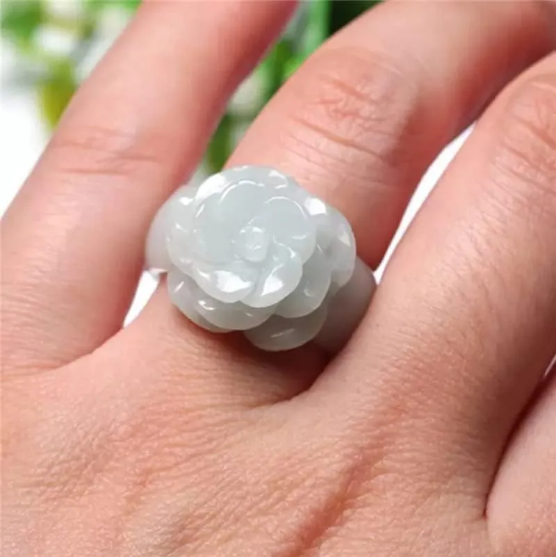 LSCZSLYH Trend Band Ring Natural Jade Stones Rings for Women Jewellery Emerald Rose Flower Hand-Carved Ladies Luxury Jewelry (Main Stone Color : White Green, Ring Size : 16mm-17mm)