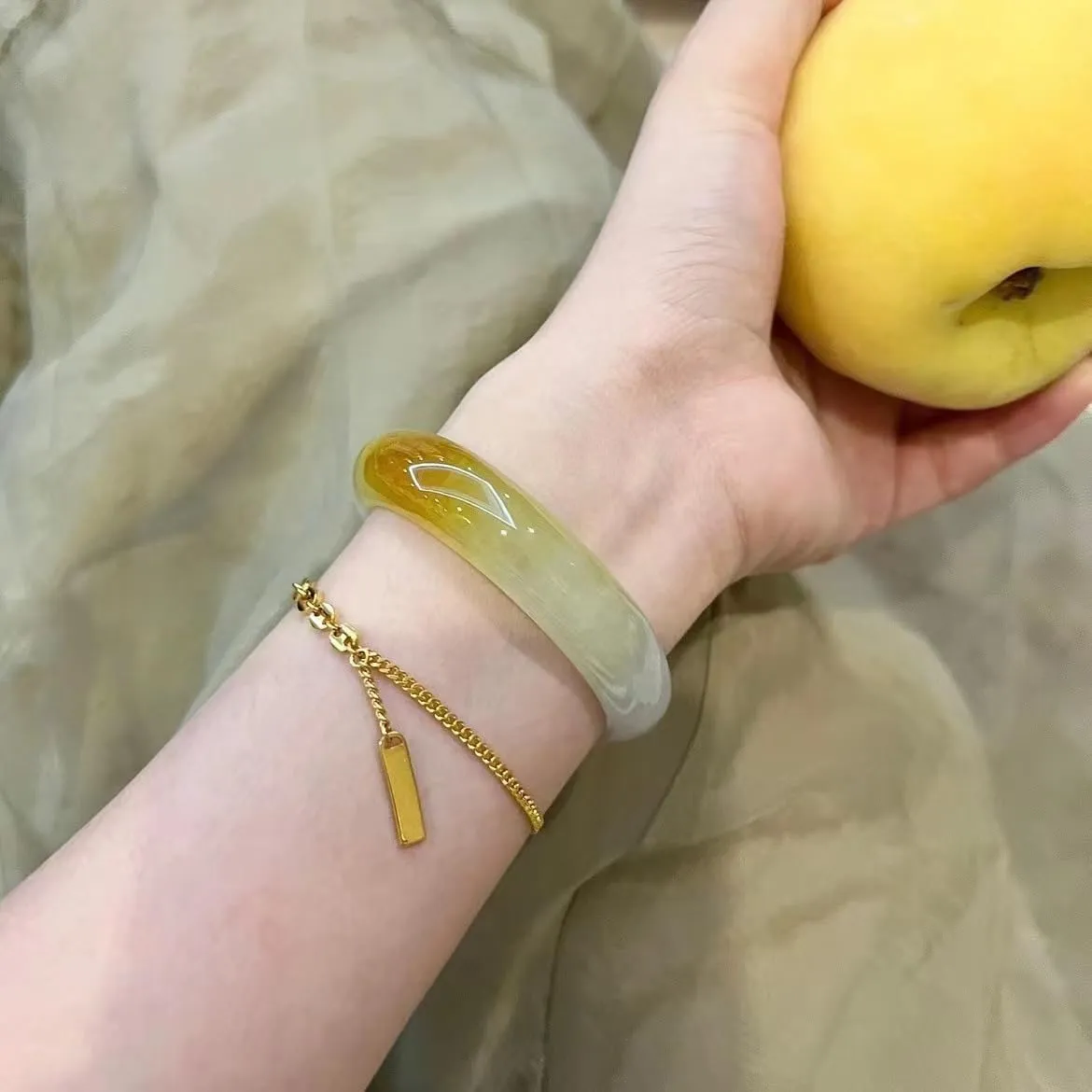 Natural Jadeite Icy Seed Yellow And White Round Strip Bangle 58-62mm Fengshui Fashion Jade bracelet For Women Genuine