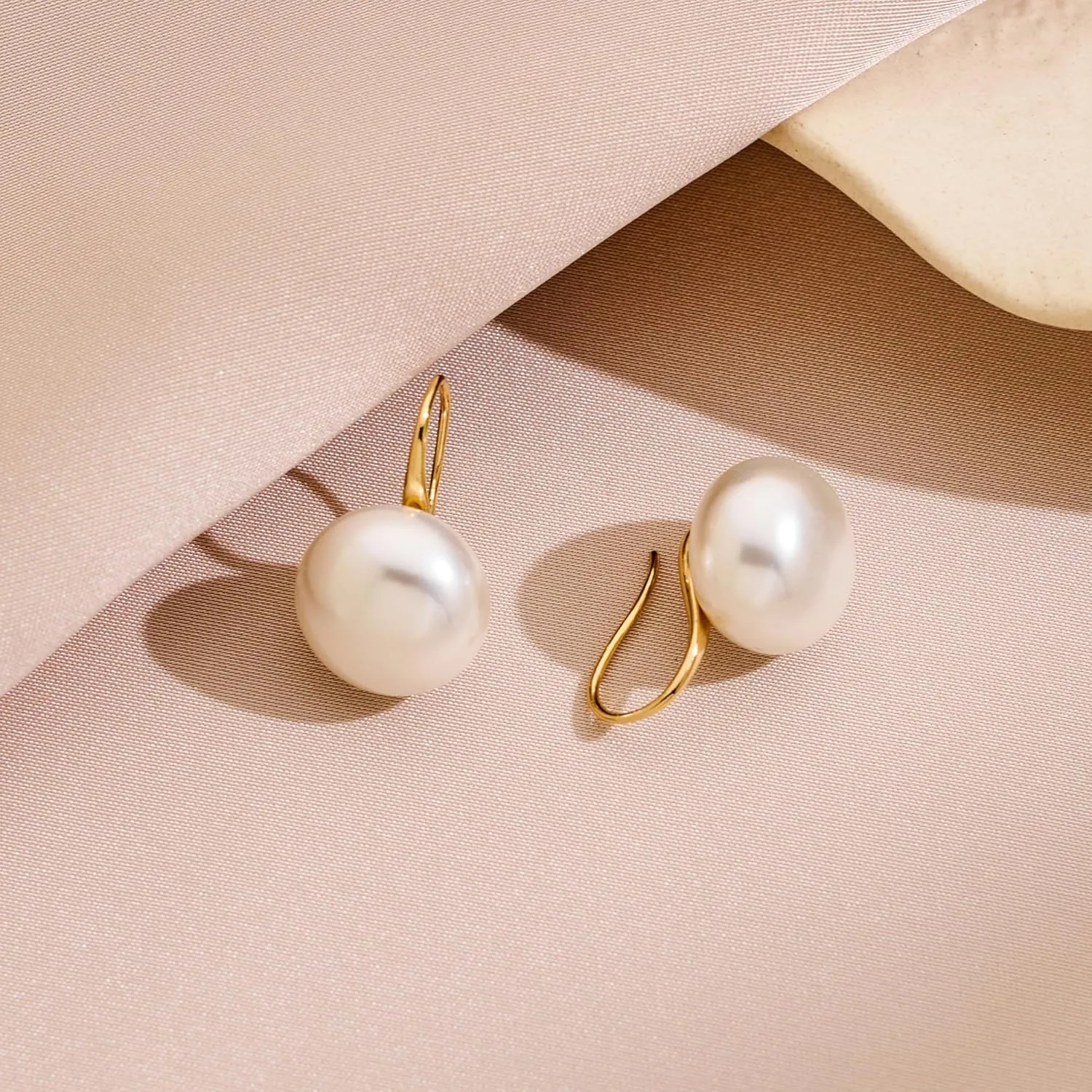 Pearl Earrings for Women Minimalist Pearl Drop Earrings Elegant Gold Leverback Pearl Dangle Earrings Wedding jewelry Bridesmaid Gifts