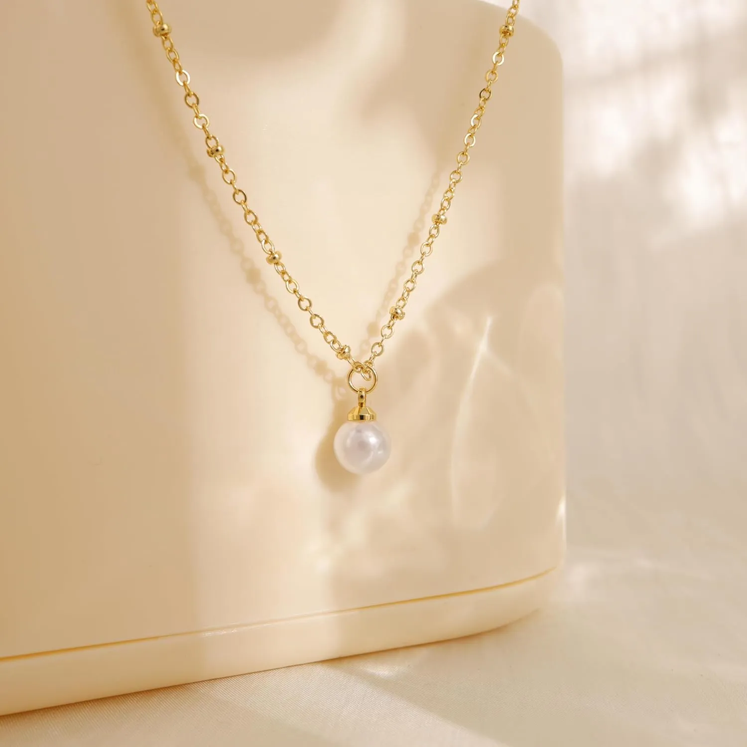 Pearl Necklaces for Women Trendy,Dainty Gold Necklace 14K Gold Plated Pearl Pendant Necklace Single Pearl Necklace Cute Choker Necklace Gold Lariat Necklace Simple Chain Necklace Bridal Gifts