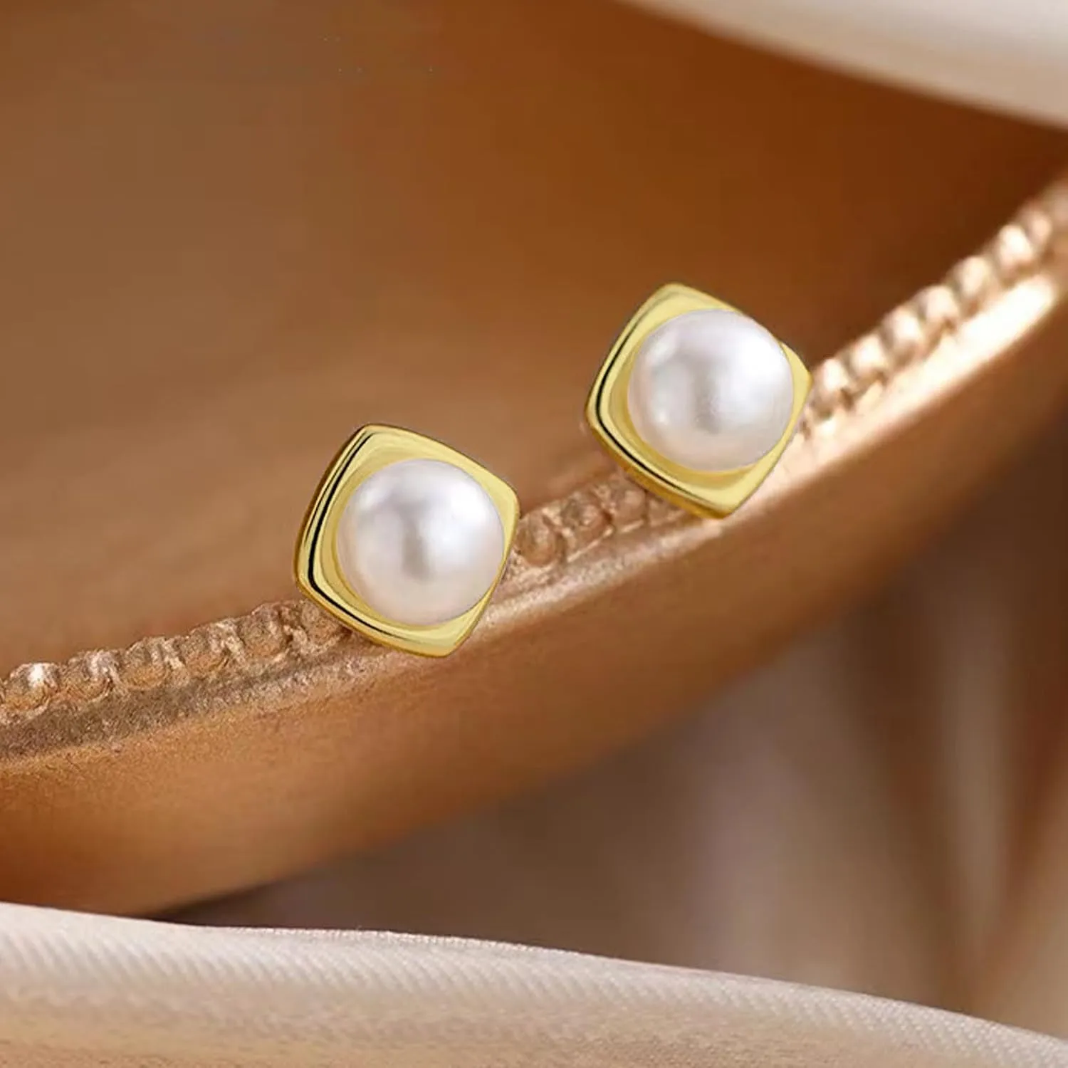 Pearl Stud Earrings for Women Gold Plated Pearl Earrings Lightweight Peal Dangle Earrings for Women