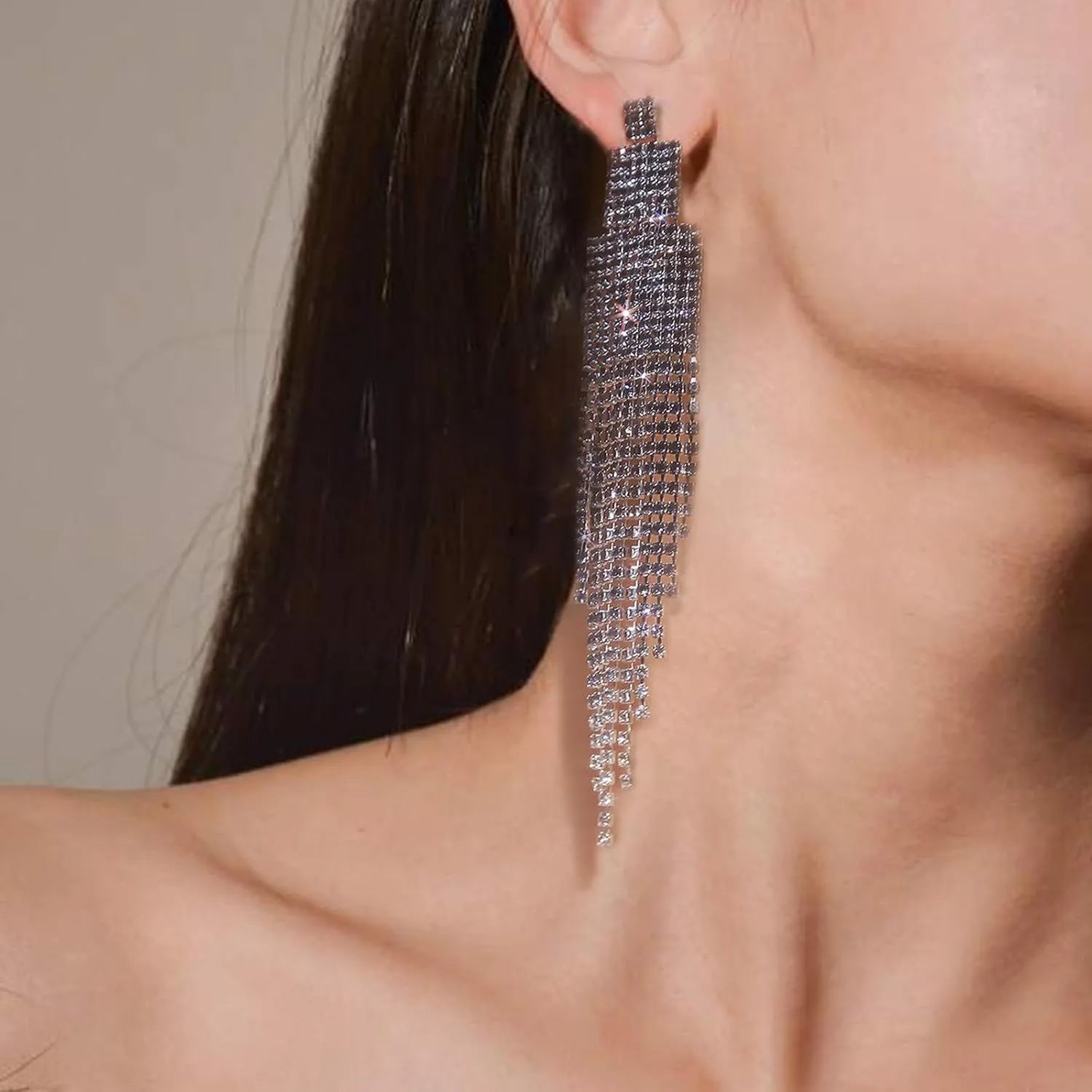 Rhinestone Drop Earrings for Women Sparkly Long Tassel Earrings Dangling Crystal Statement Prom Earrings Wedding Party Dress Outfit Jewerly Gifts