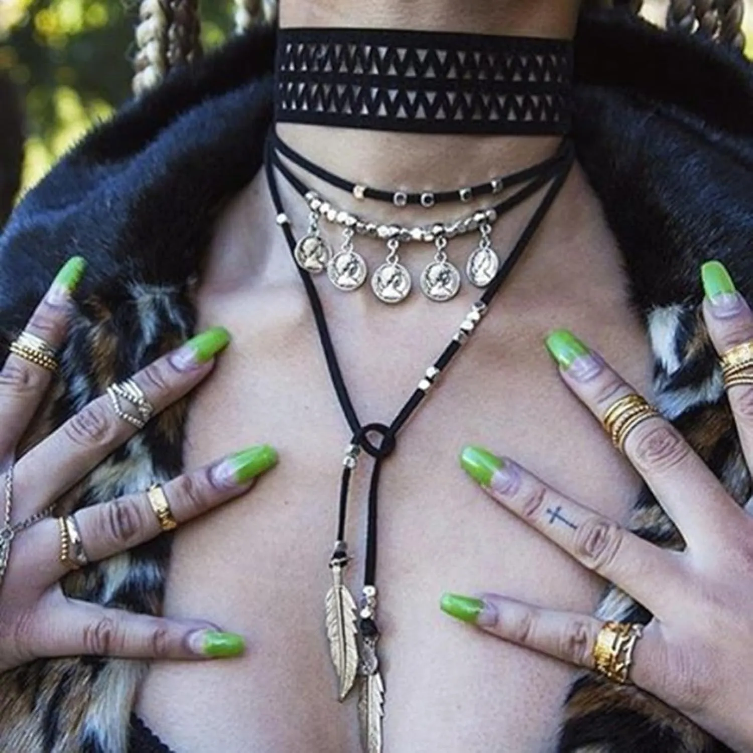 Roe Dolph Boho Necklaces for Women Trendy Western Country Concert Outfits Accessories Brown Suede Choker Necklace Layered Leather Necklaces Boho Western Jewelry Cowboy Cowgirl Outfits Jewelry