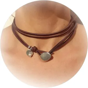 Roe Dolph Boho Necklaces for Women Western Outfit Cowgirl Choker Necklaces for Women Trendy Bohemian Brown Suede Wrap Leather Necklace Country Concert Jewelry Gifts for Women