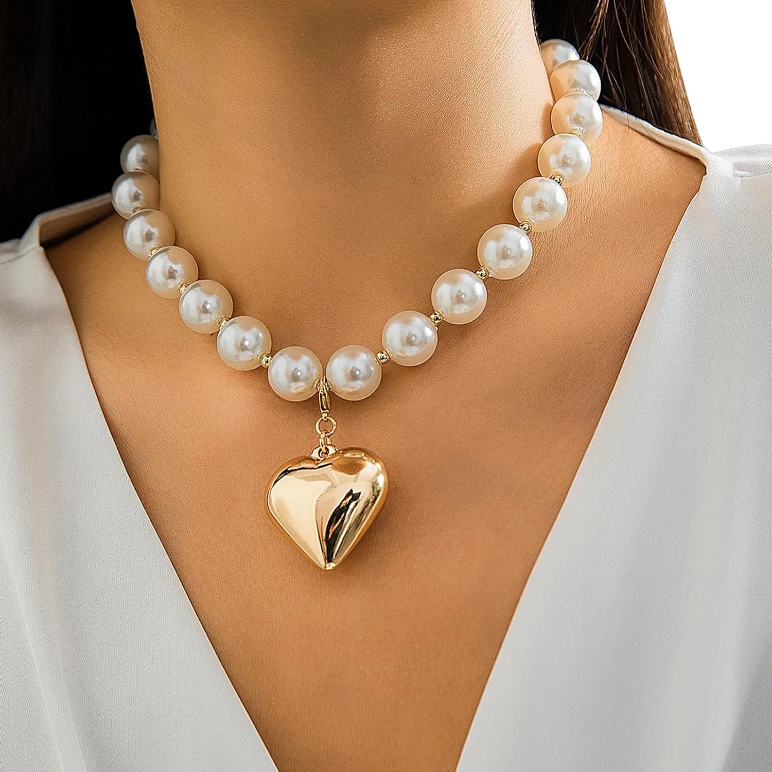 Sexy Bikini Pearl Choker Necklaces Summer Beach Pearl Clavicle Chain Necklace Elegant Heart Pendant Body Jewelry Festival Rave Pearl Collar Body Chain Necklace for Women